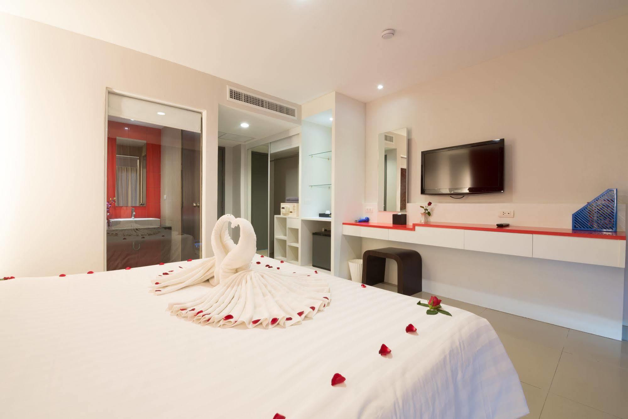 Alfresco Phuket Hotel Patong Εξωτερικό φωτογραφία