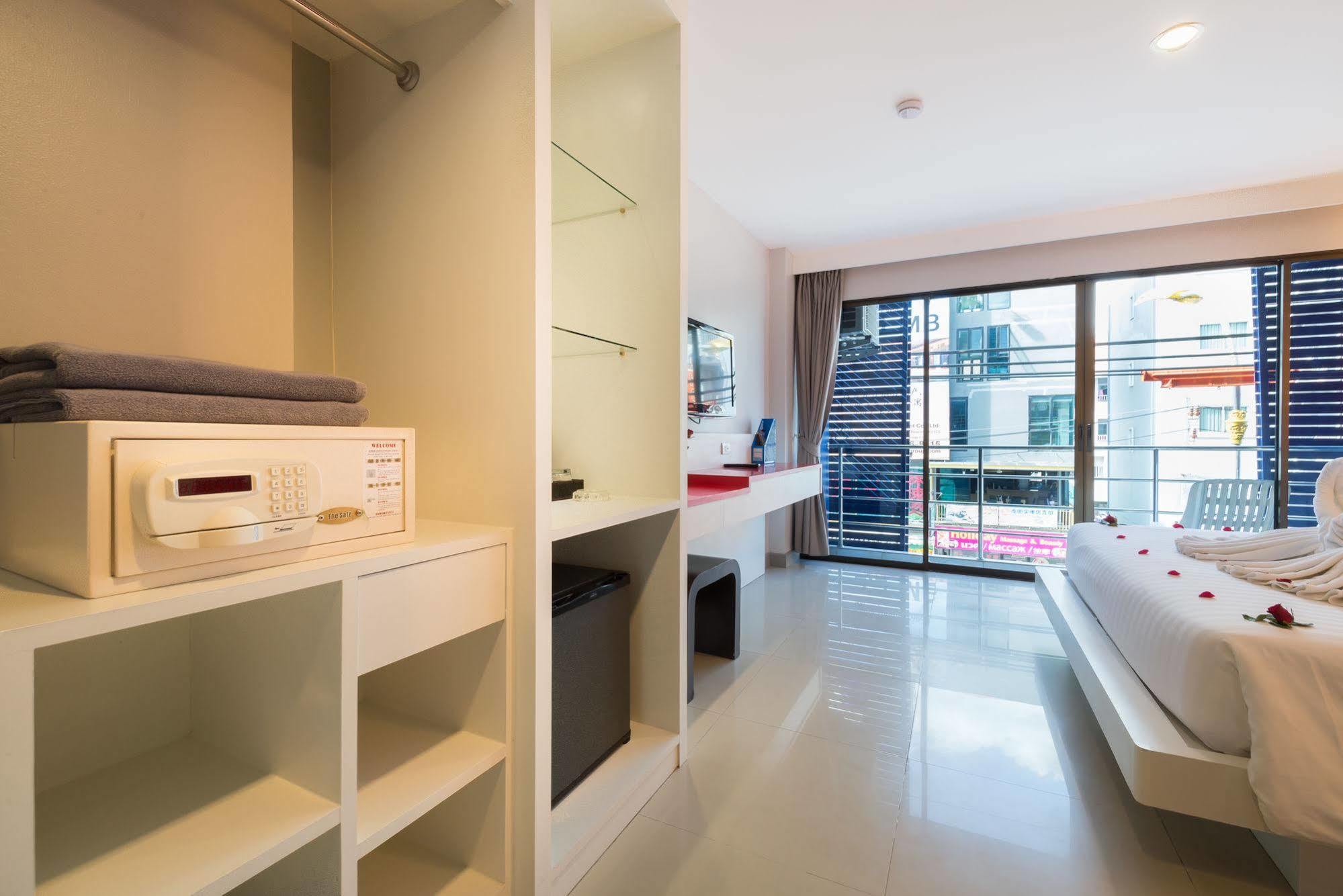 Alfresco Phuket Hotel Patong Εξωτερικό φωτογραφία